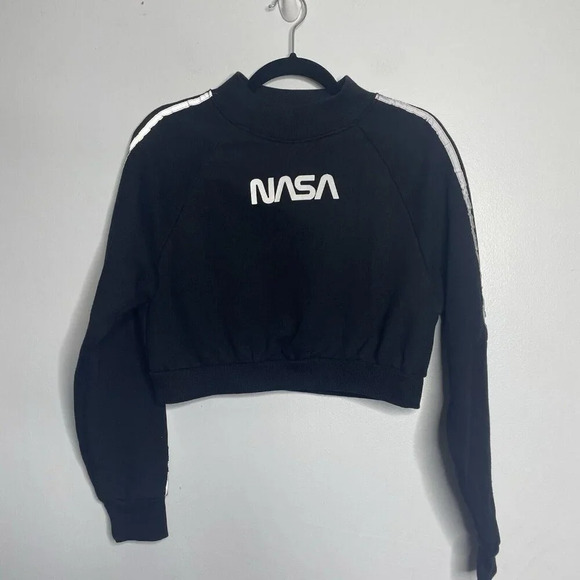 WOMENS FOREVER 21 BLACK NASA SILVER REFLECTIVE CROPPED MOCK NECK SWEATSHIRT - M - Picture 1 of 6